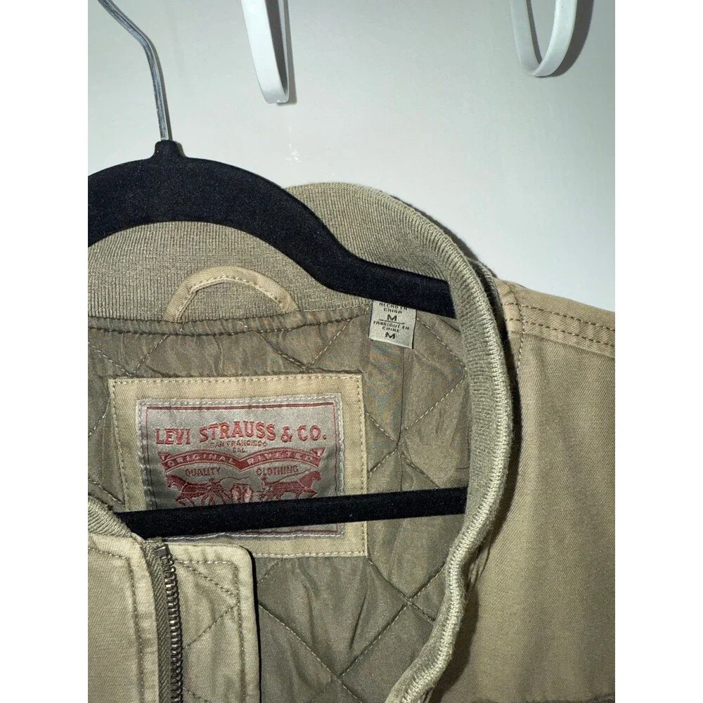 Levis elevate your